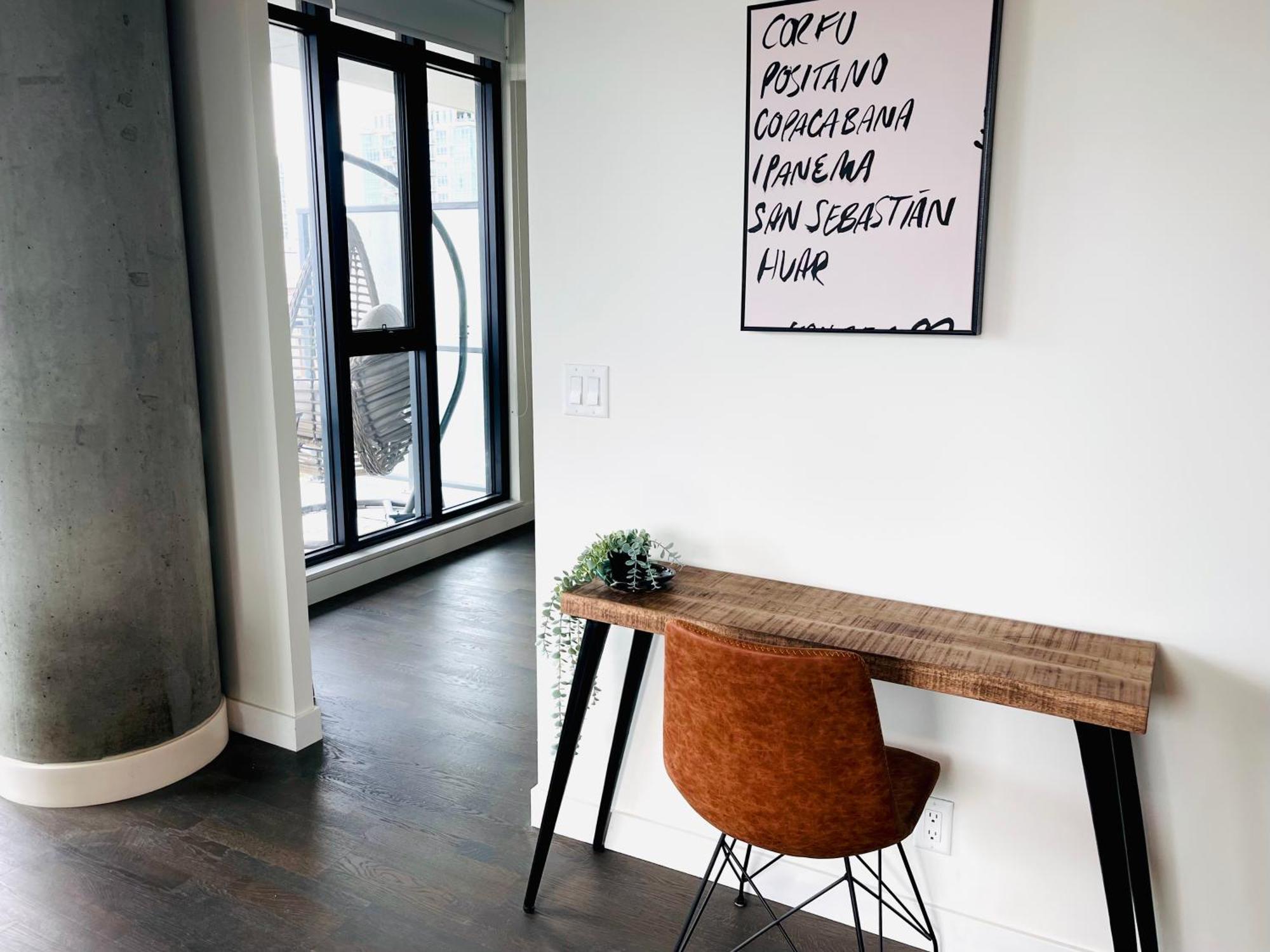 Luxury Dt, 2 Bedroom Deal, Private Balcony, Full Kitchen, Gym - Free Parking YYC Kültér fotó