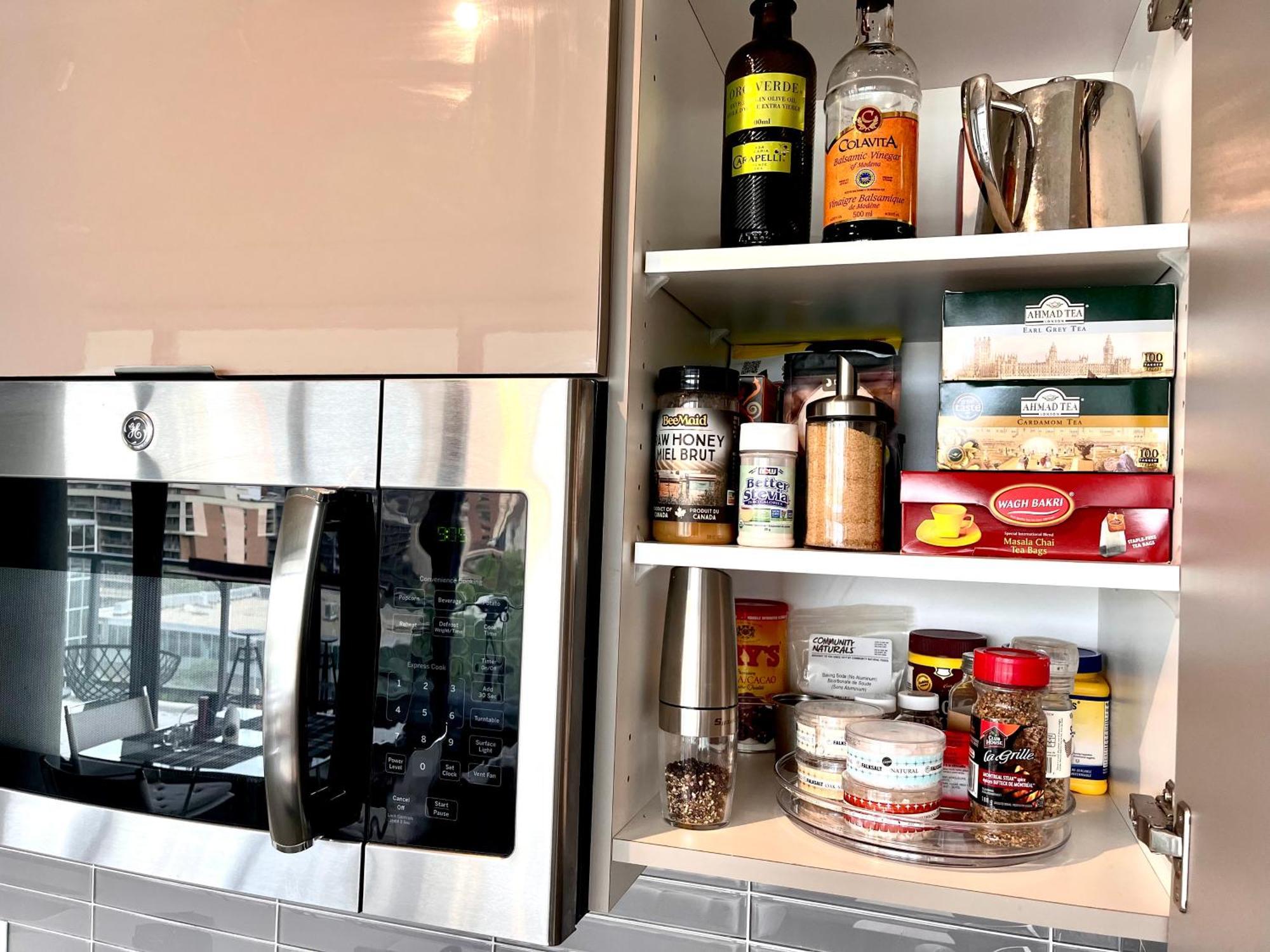 Luxury Dt, 2 Bedroom Deal, Private Balcony, Full Kitchen, Gym - Free Parking YYC Kültér fotó