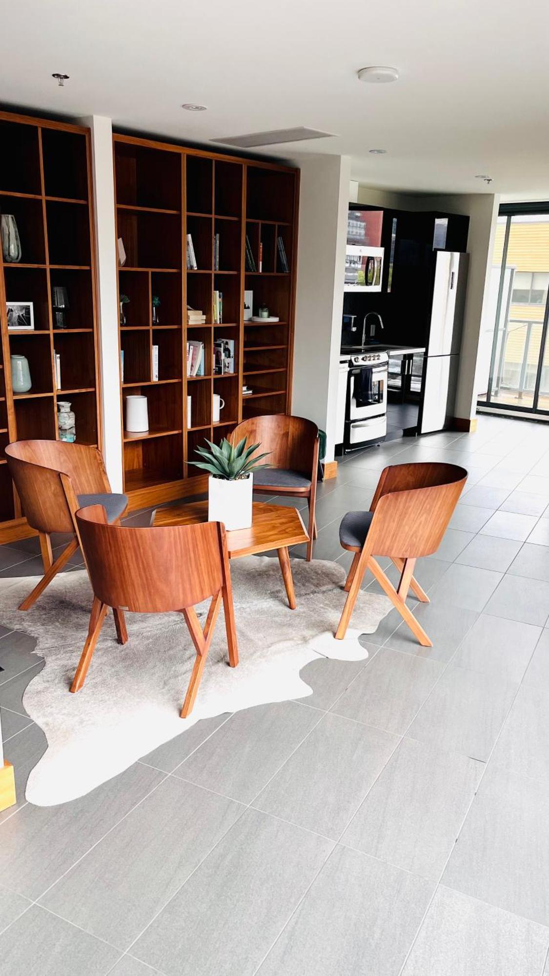 Luxury Dt, 2 Bedroom Deal, Private Balcony, Full Kitchen, Gym - Free Parking YYC Kültér fotó